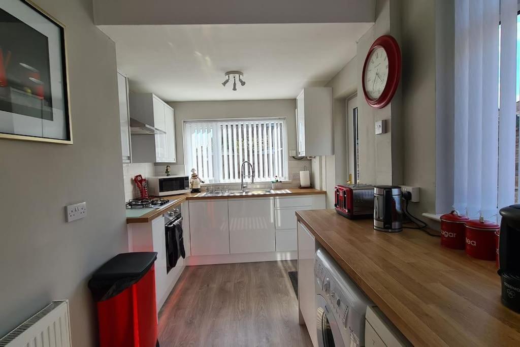 Stunning Holiday Home. Free Parking. Manchester Eksteriør bilde